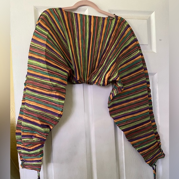 Beautiful Puffy Accordion Crop Top two piece set - Picture 3 of 5